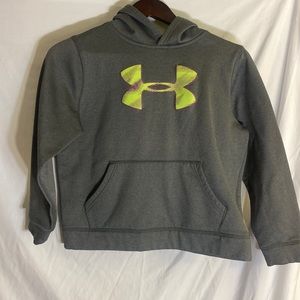 UA youth Hoodie size L